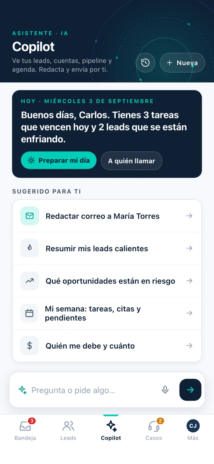 Copilot de Atlas en el móvil: resumen del día con tareas que vencen y leads que se enfrían